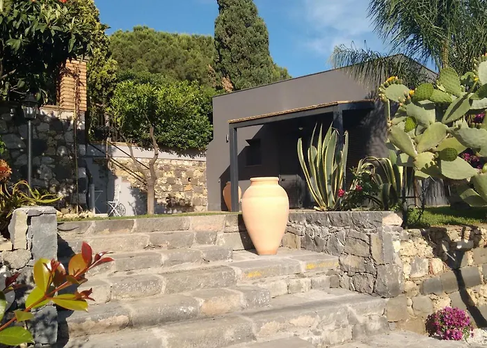 Avocado B&B Beyond Giardini Naxos